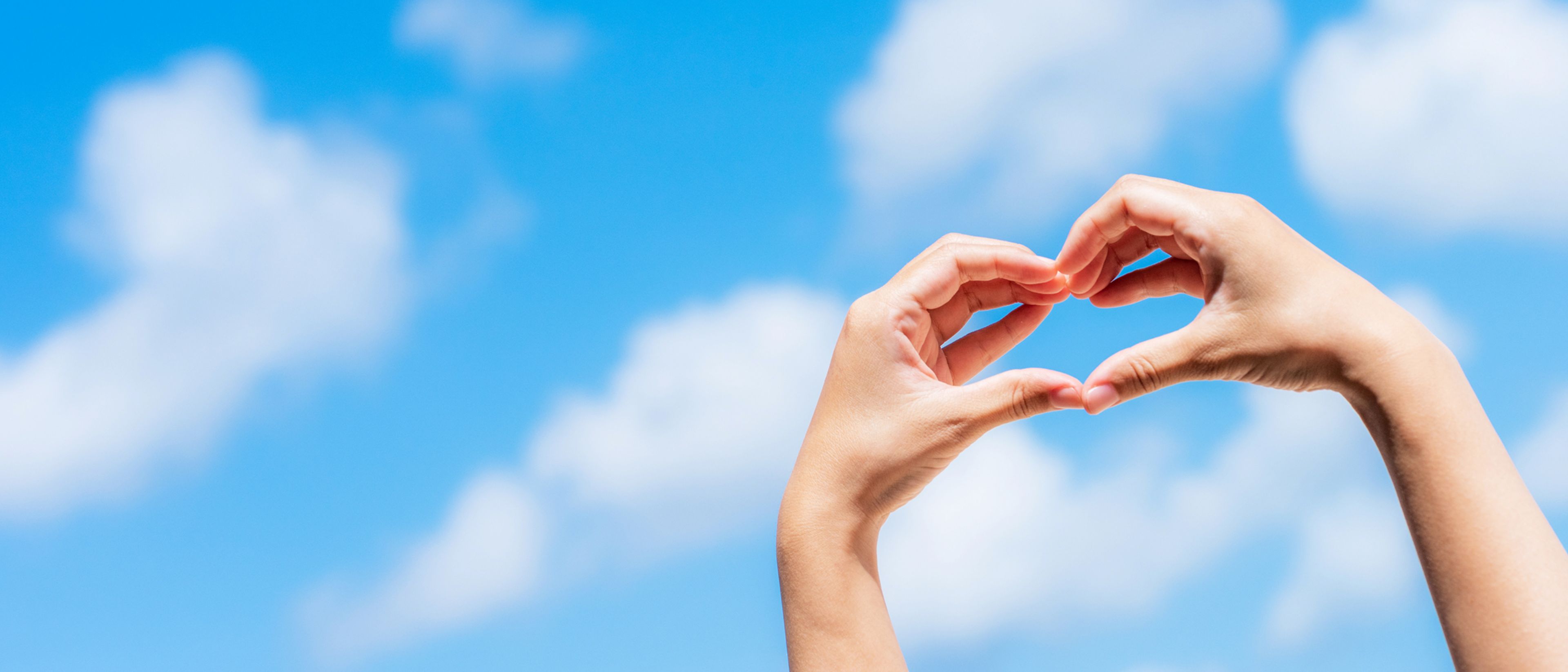 手で作ったハート